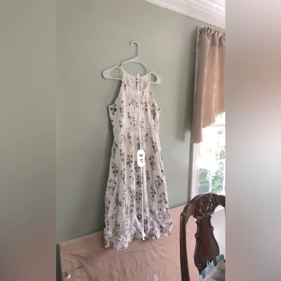 LC Lauren Conrad Disney Collection White Tea Floral Dress - Women’s Small - Picture 3 of 9